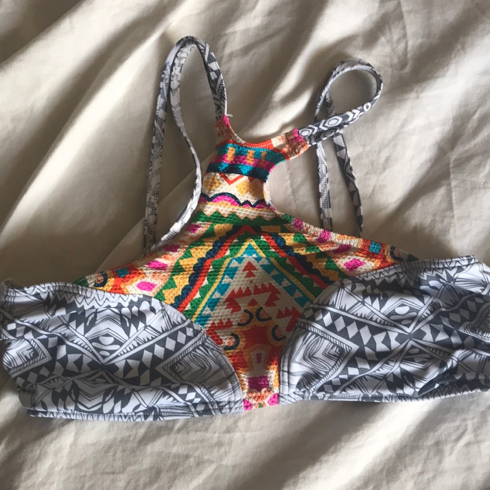 Small ripcurl top
